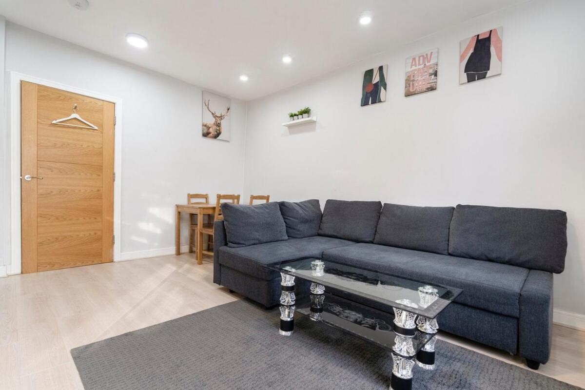 The Elegant Flat In Moseley *